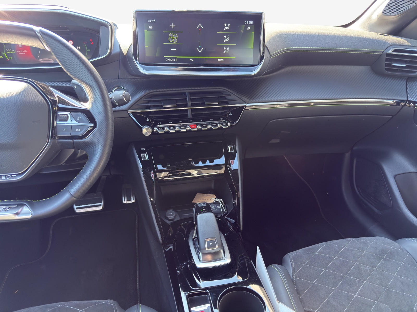 PEUGEOT 208 1.2 PureTech GT Pack EAT8-image-10