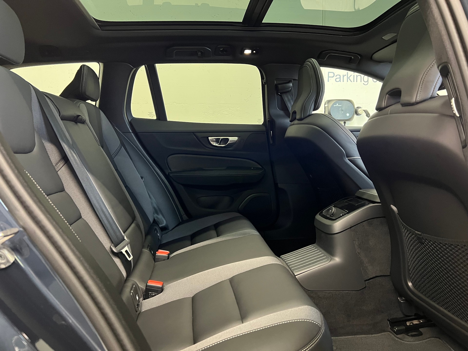 VOLVO V60 2.0 T6 TE Ultra Dark eAWD-image-10