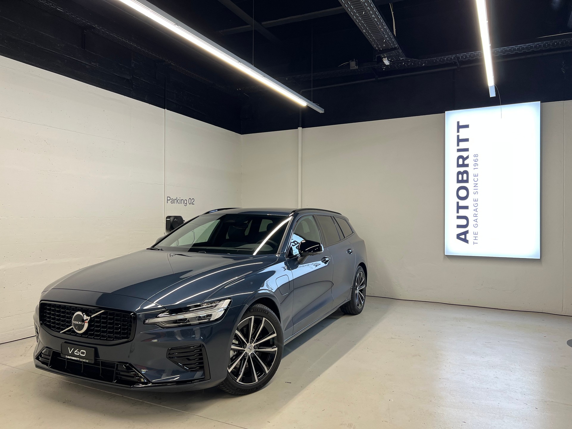 VOLVO V60 2.0 T6 TE Ultra Dark eAWD