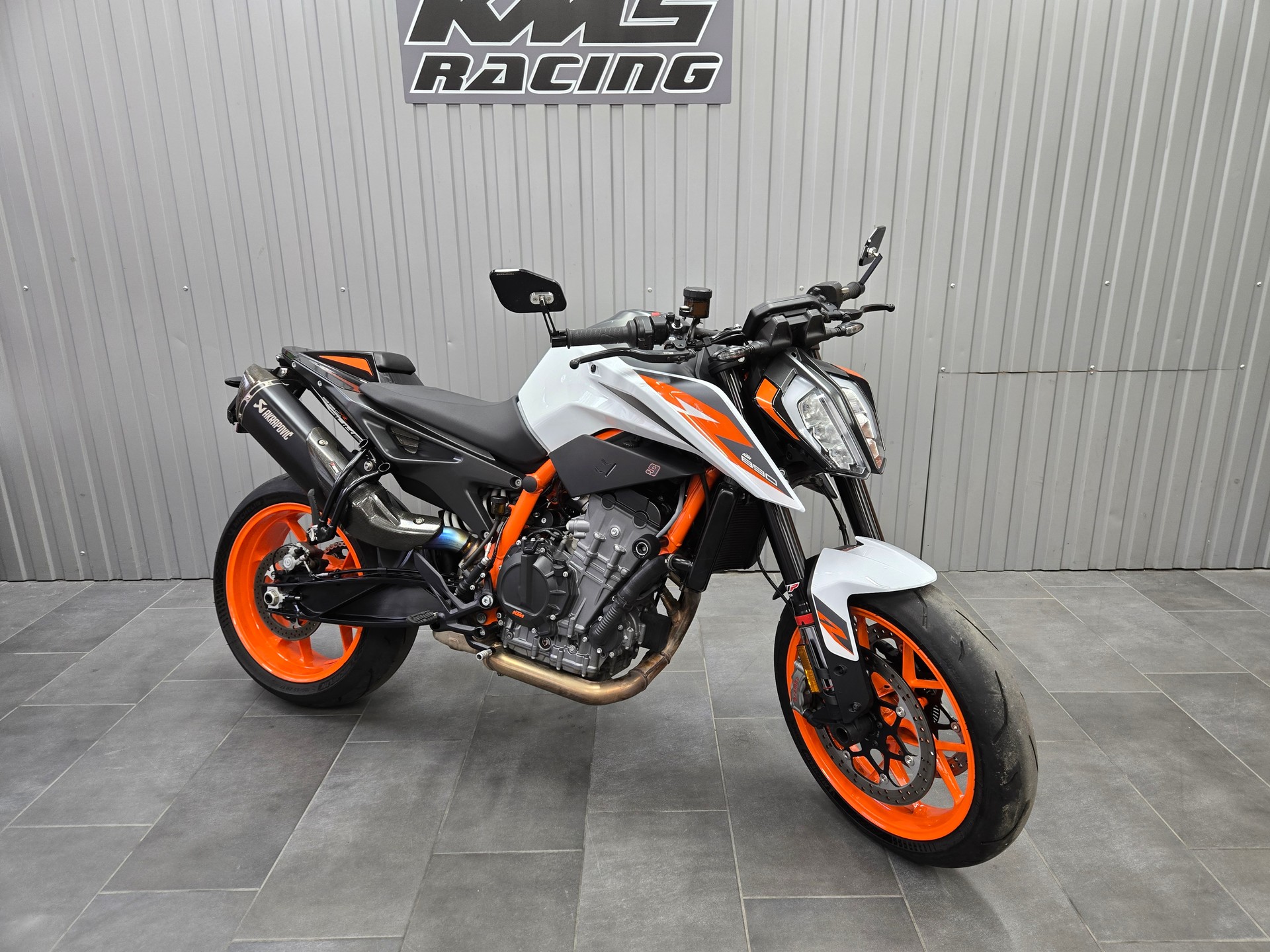 KTM 890 Duke R