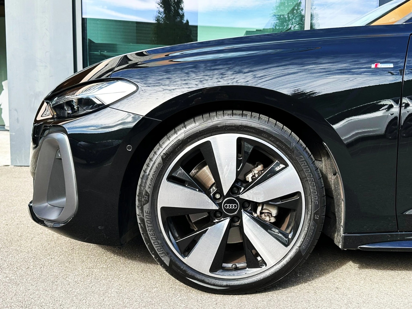 AUDI A5 Avant 2.0 TFSI S-Tronic S-Line ** NEUSTES MODELL**-showroom-element-3