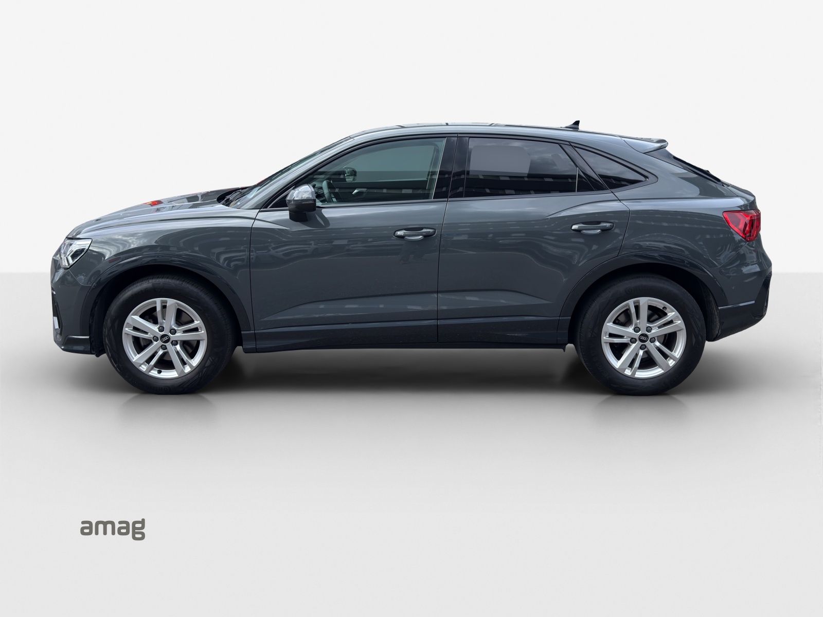 AUDI Q3 Sportback 35 TFSI Attraction S-tronic-image-1