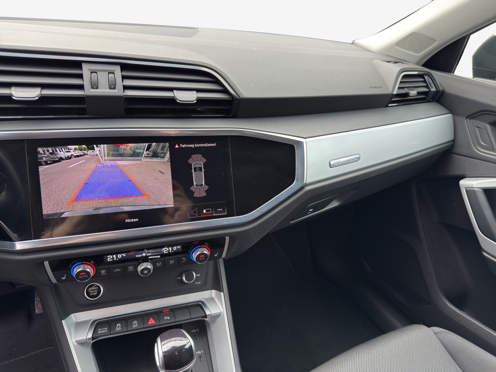 AUDI Q3 Sportback 35 TFSI Attraction S-tronic-image-10