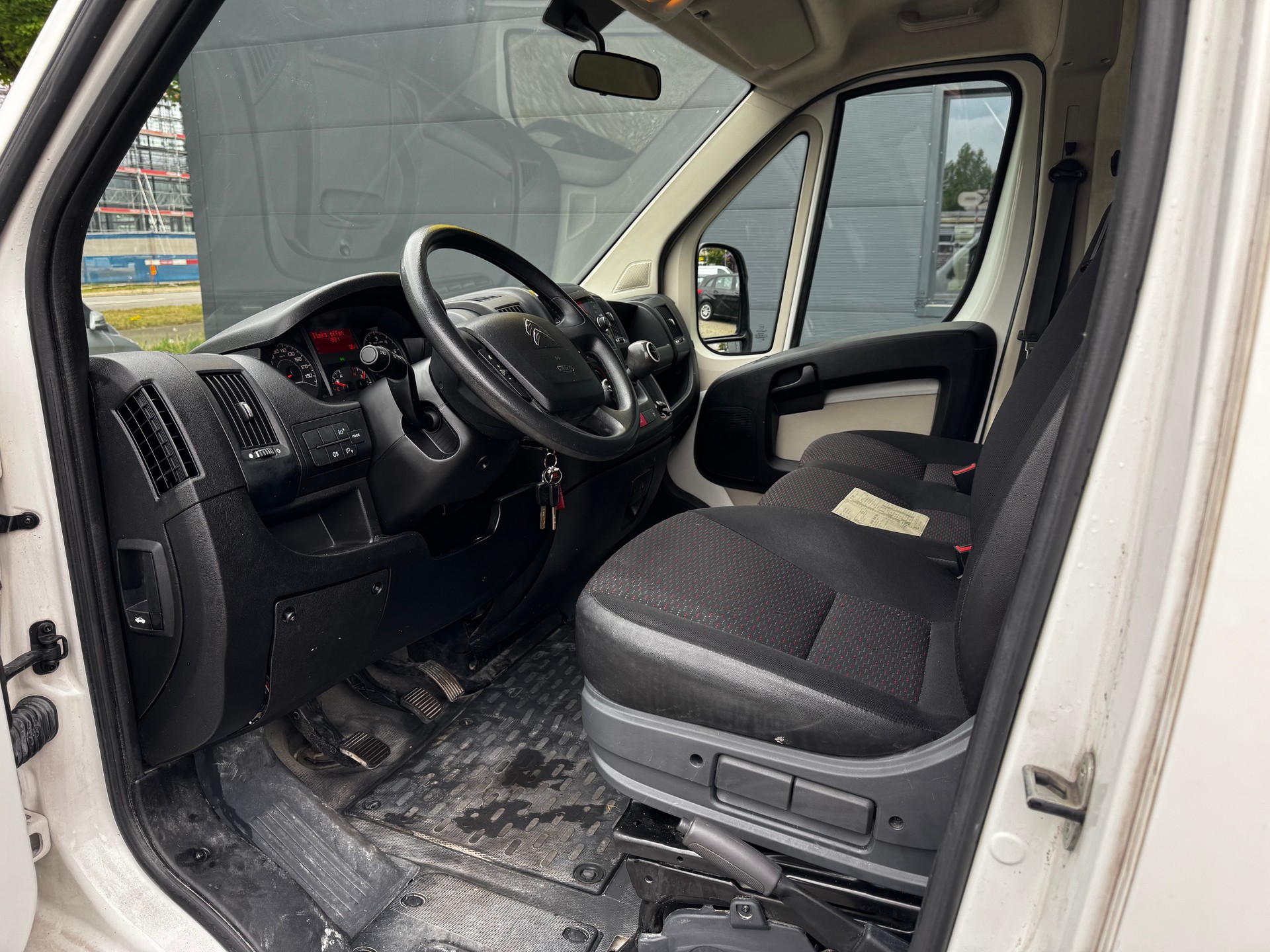 CITROEN Jumper 35 2.0 BlueHDi 130 Confort L2H2-image-8