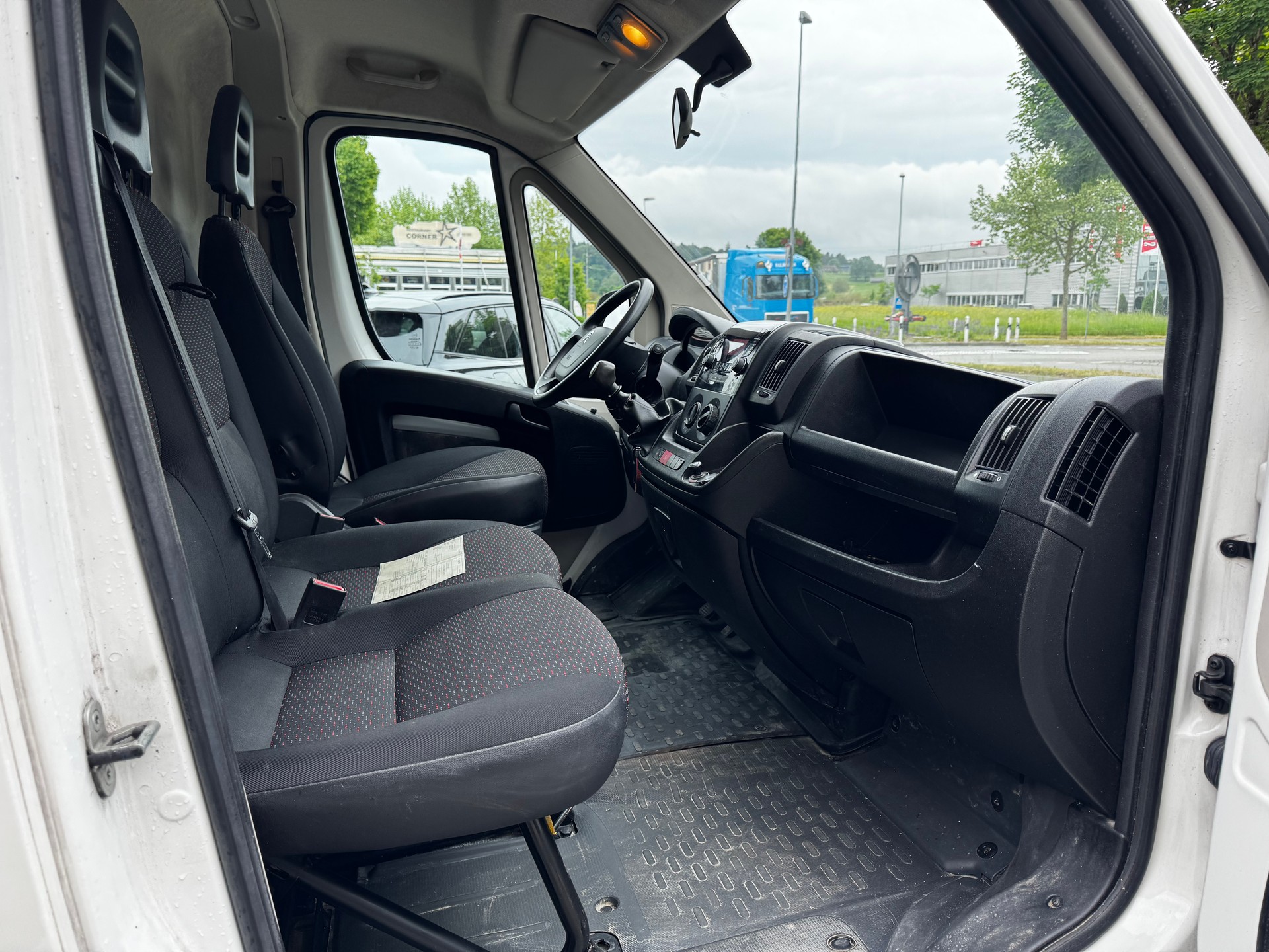 CITROEN Jumper 35 2.0 BlueHDi 130 Confort L2H2-image-9