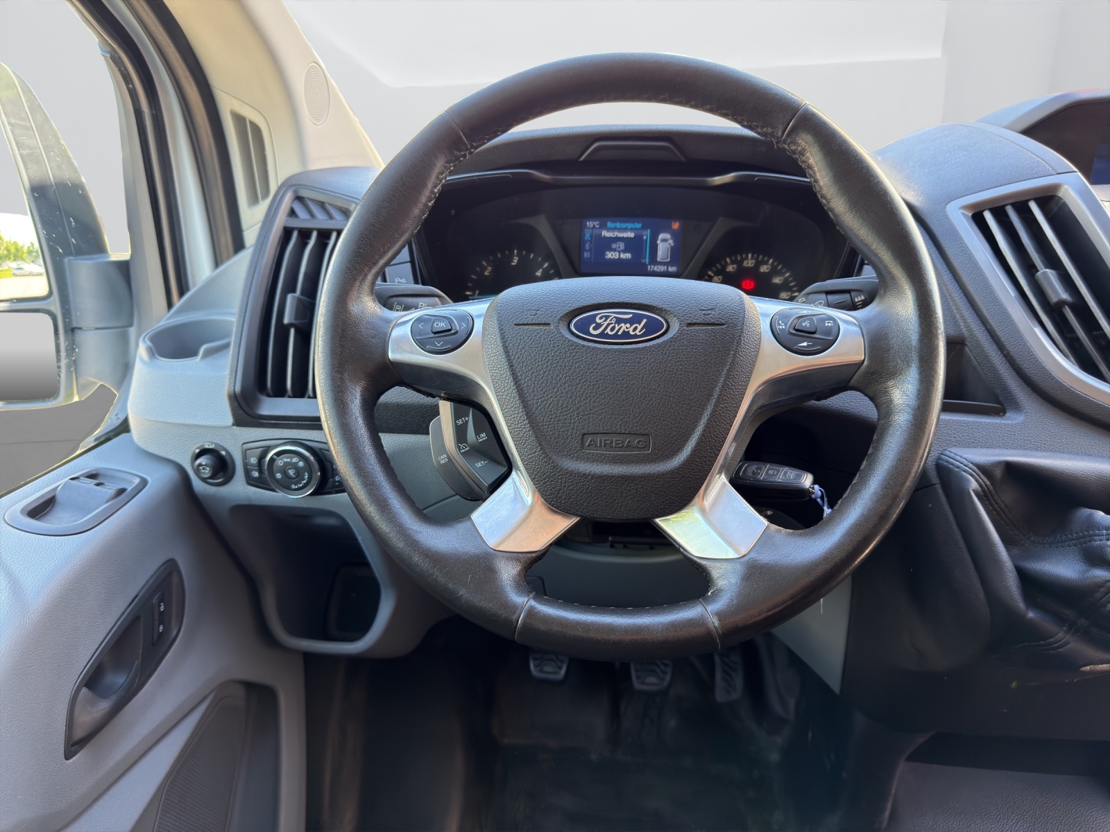 FORD Transit Van 350 L3H2 Trend 4WD-image-15