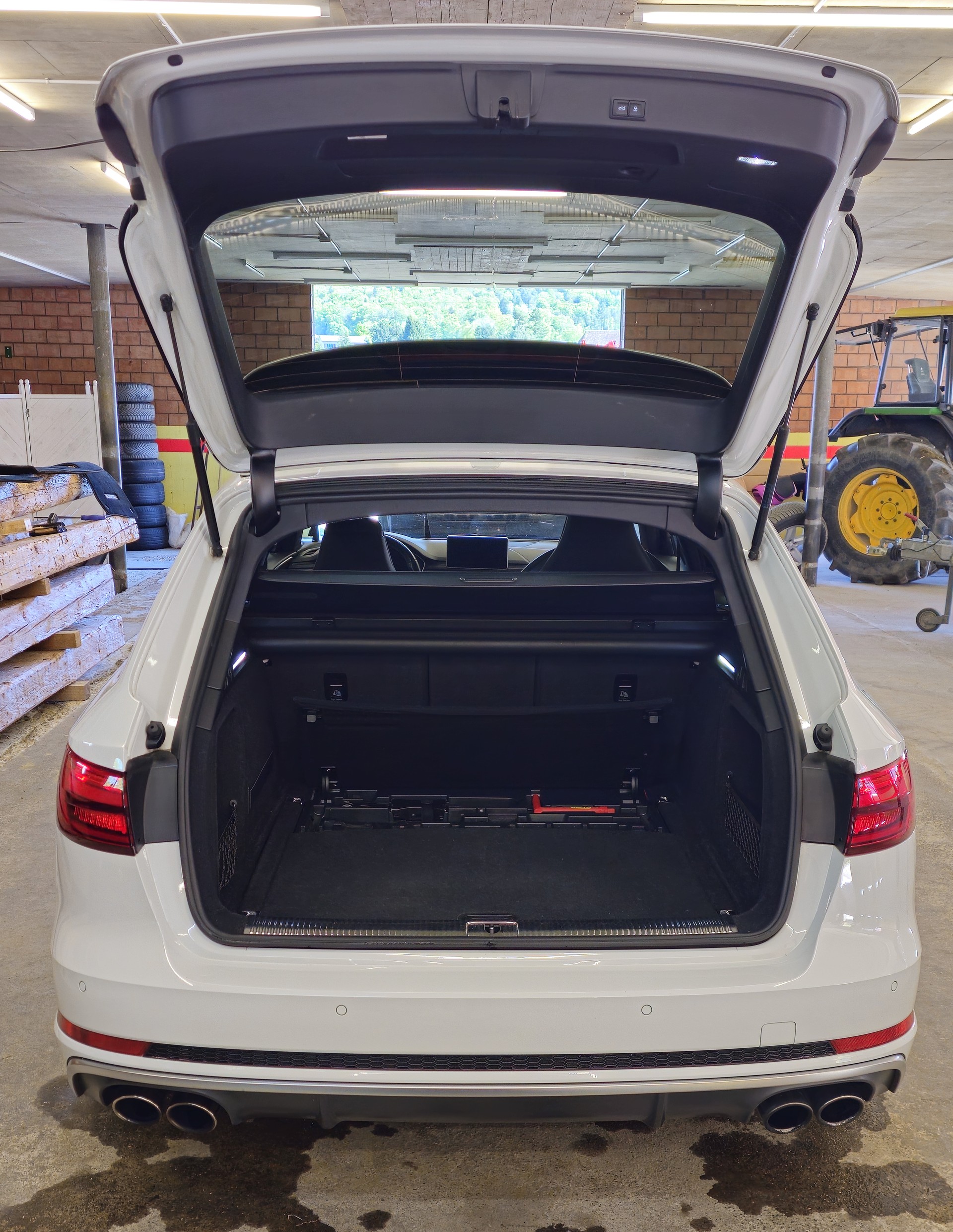 AUDI 3.0 V6 TFSI quattro S-Tronic-image-11