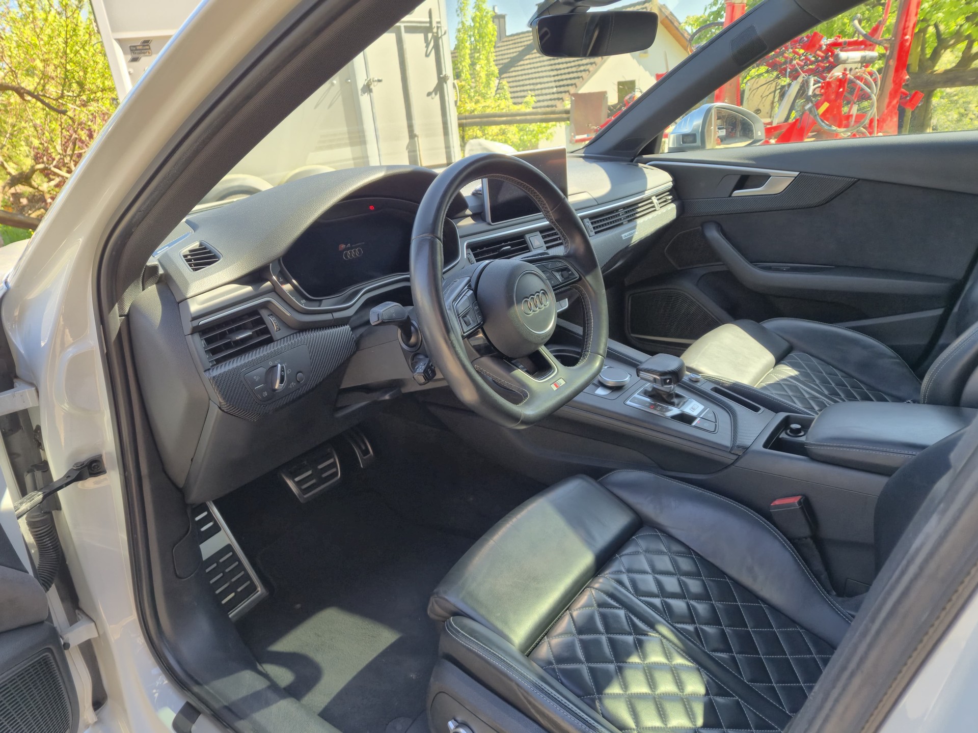 AUDI 3.0 V6 TFSI quattro S-Tronic-image-5