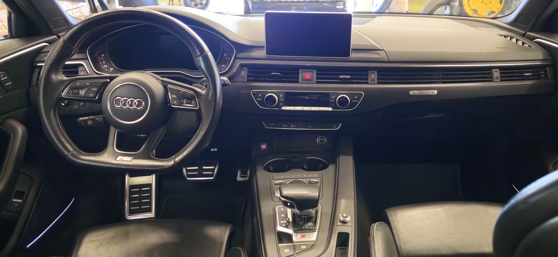 AUDI 3.0 V6 TFSI quattro S-Tronic-image-6
