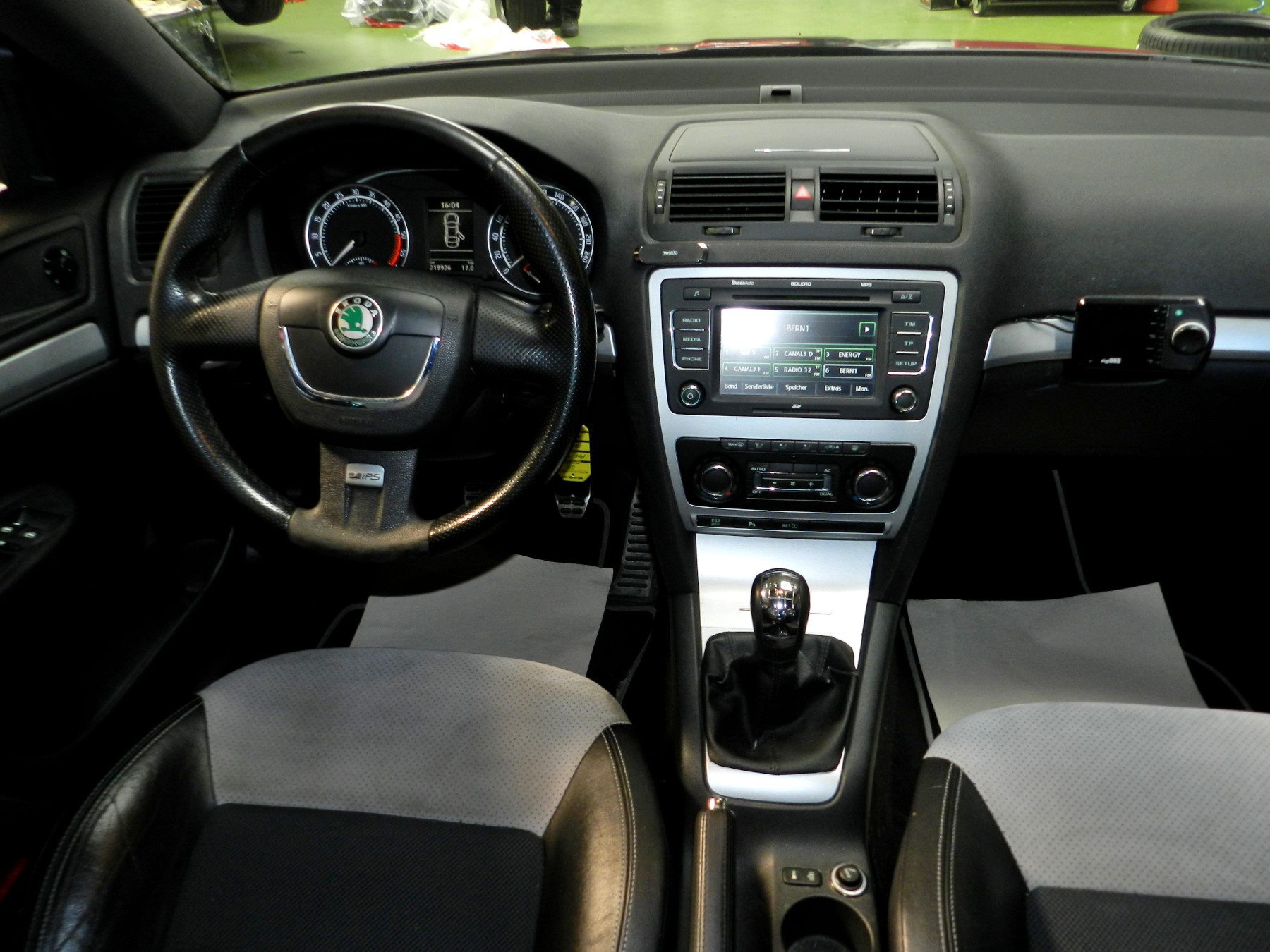 SKODA Octavia Combi 2.0 TDI RS-image-7