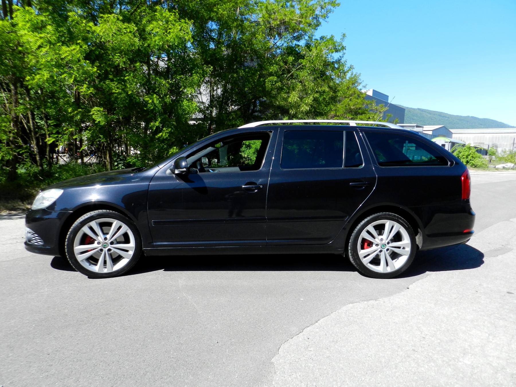 SKODA Octavia Combi 2.0 TDI RS-image-4