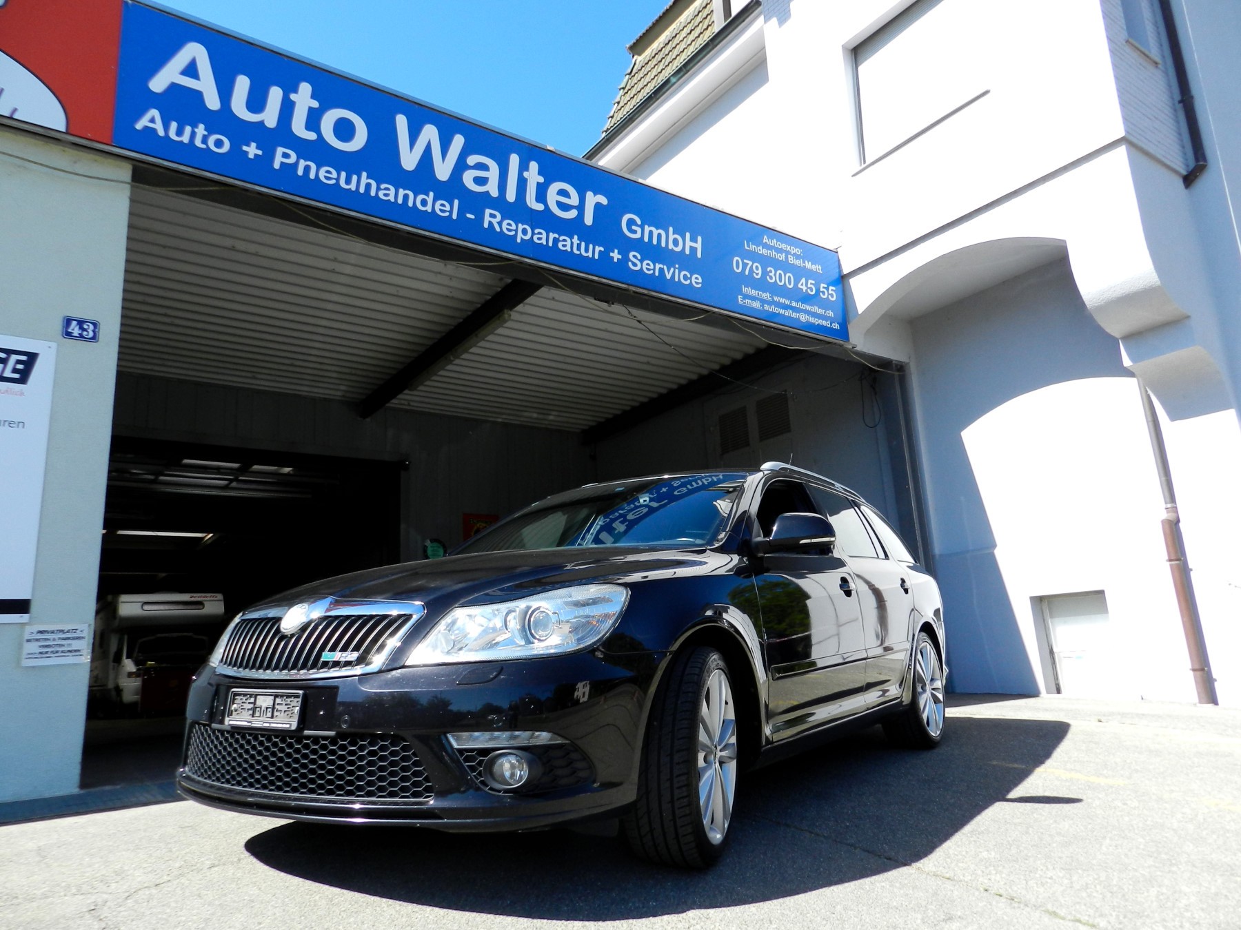 SKODA Octavia Combi 2.0 TDI RS-image-14