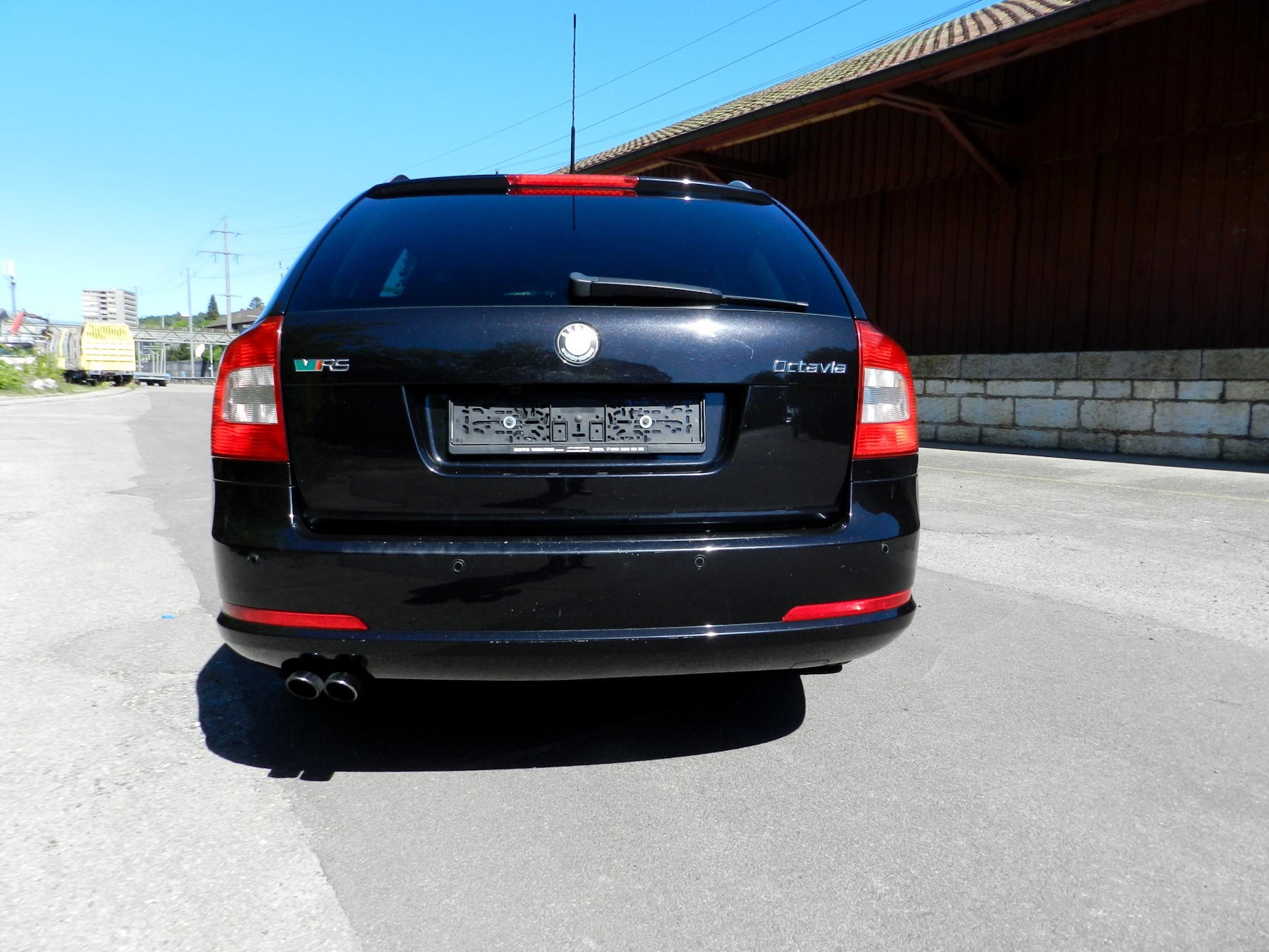 SKODA Octavia Combi 2.0 TDI RS-image-13