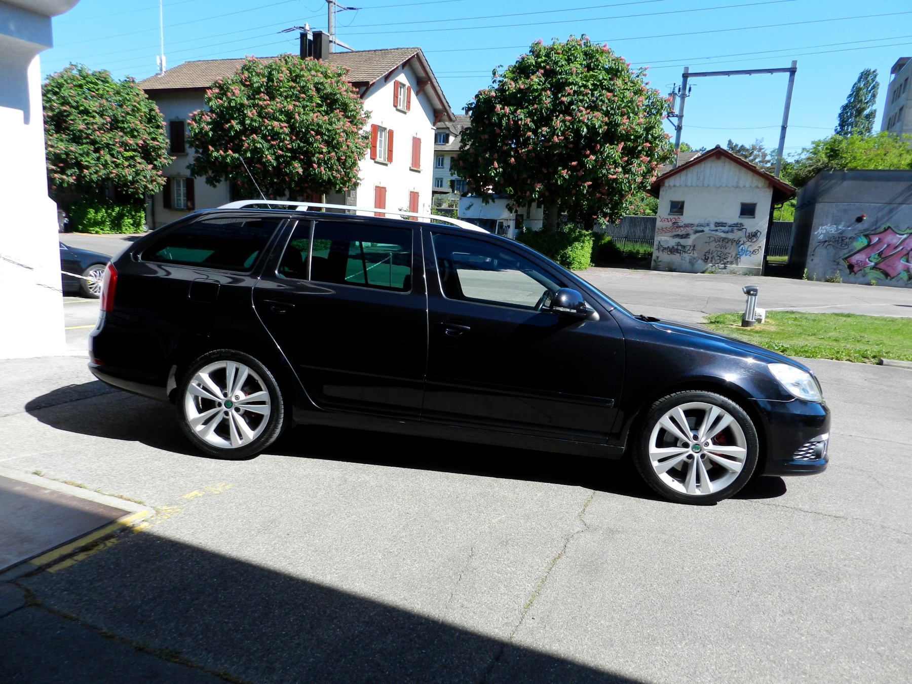 SKODA Octavia Combi 2.0 TDI RS-image-10
