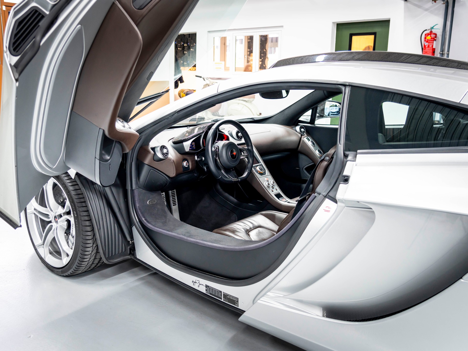 McLAREN MP4-12C Coupé 3.8 V8 SSG-image-30