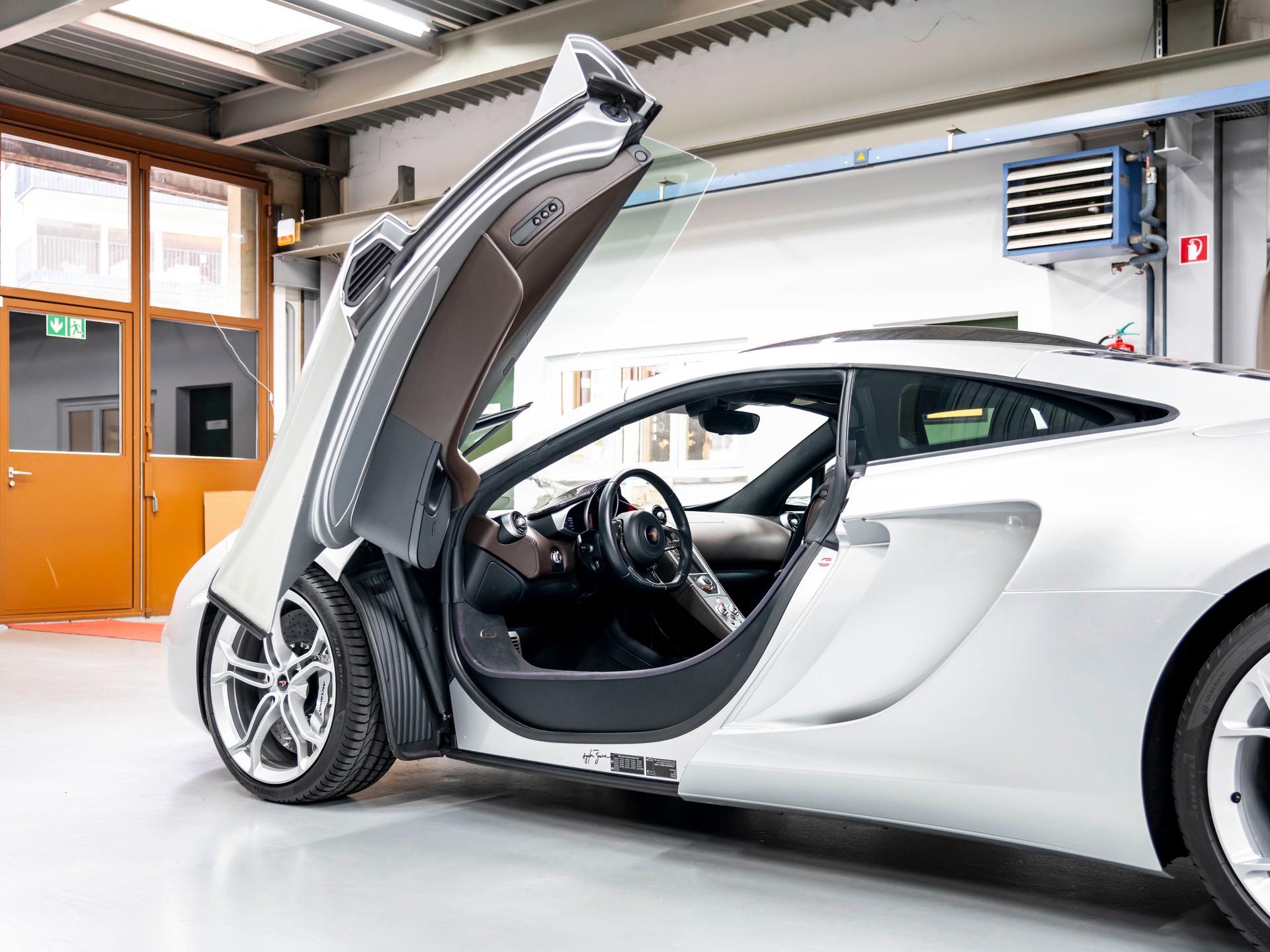 McLAREN MP4-12C Coupé 3.8 V8 SSG-image-26