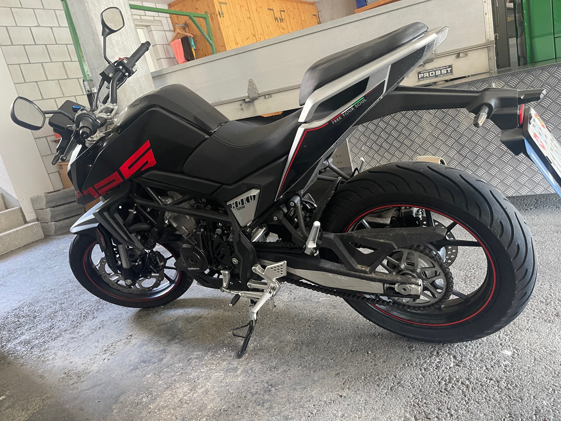 SWM 125