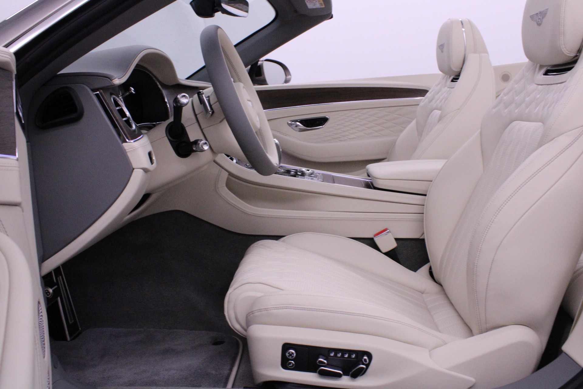 BENTLEY Continental GTC 4.0 V8 Hybrid Azure-image-13