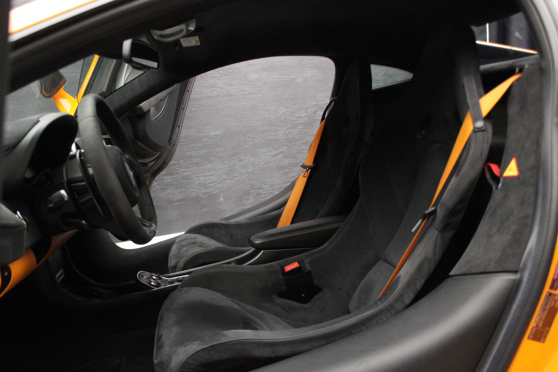 McLAREN 570S Coupé 3.8 V8 SSG-image-18