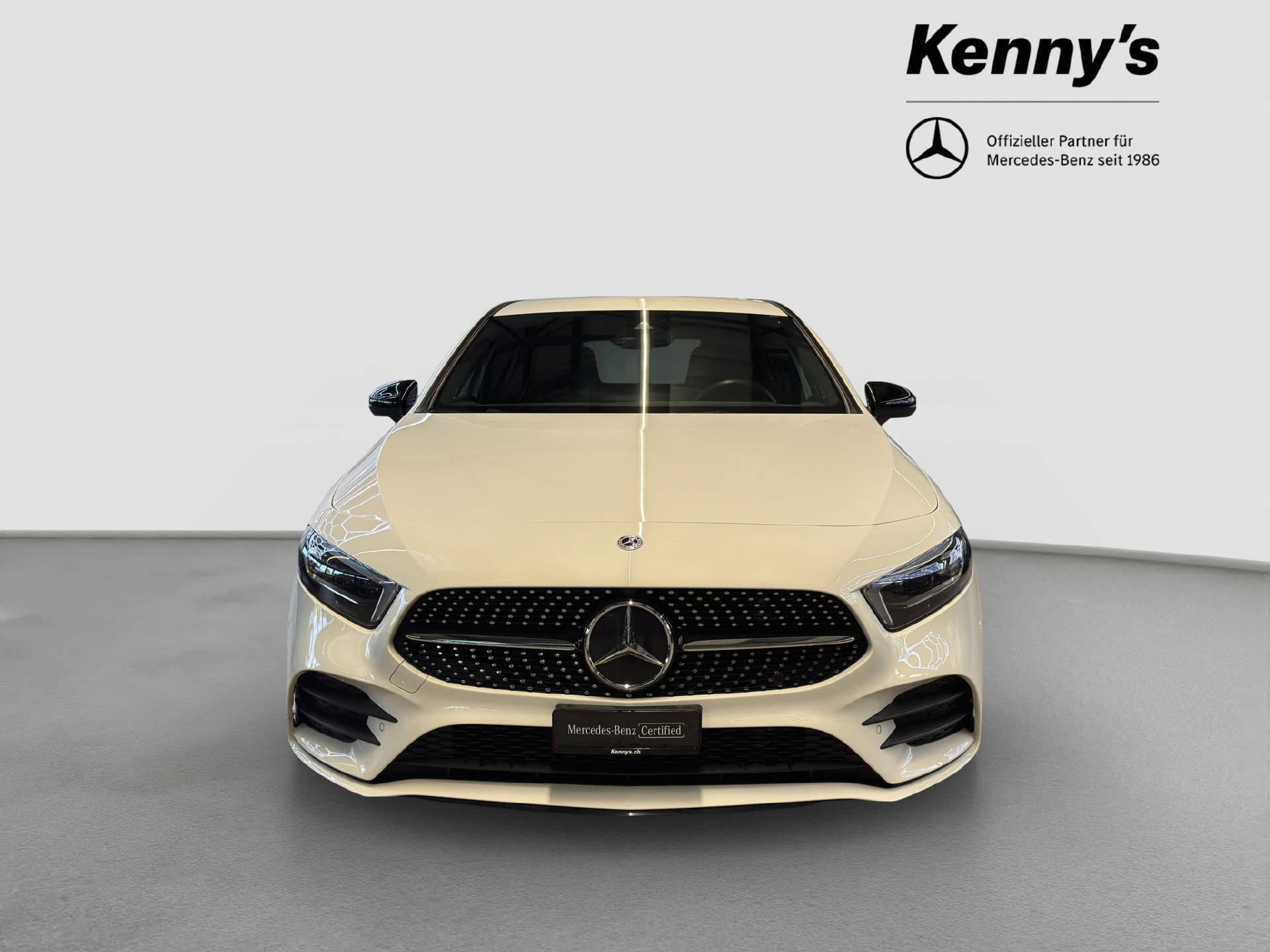 MERCEDES-BENZ A 200 AMG Line-image-1