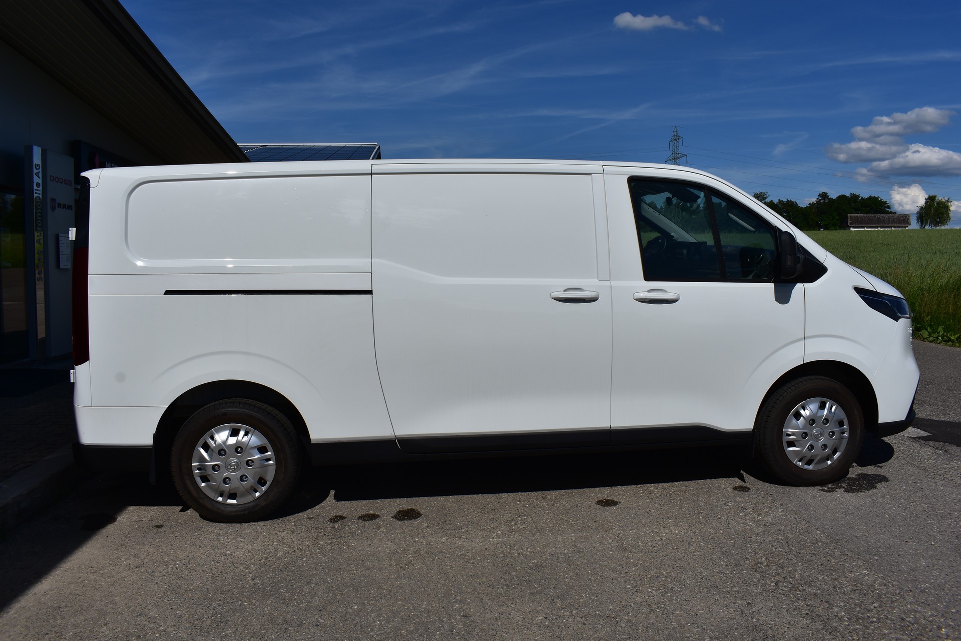 MAXUS eDeliver 7 L2 77kWh-image-7