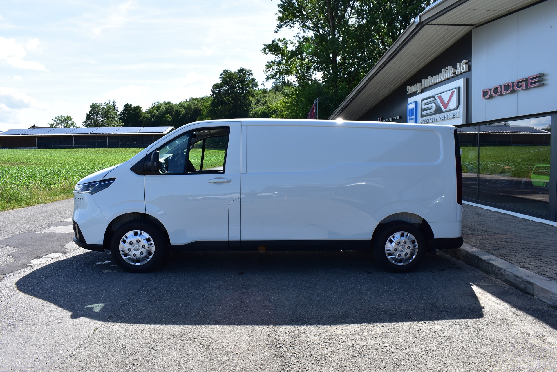MAXUS eDeliver 7 L2 77kWh-image-3