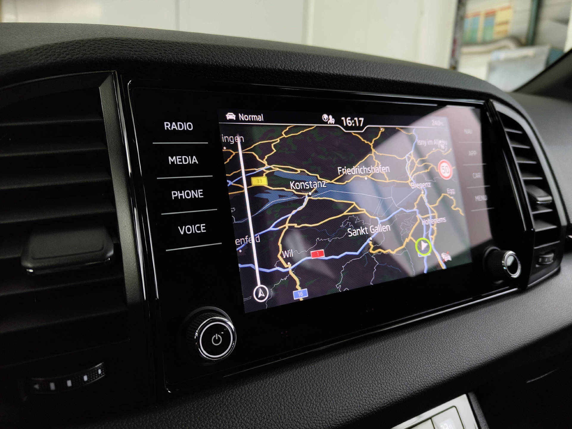 SKODA Karoq 1.5 TSI SportLine DSG-image-7