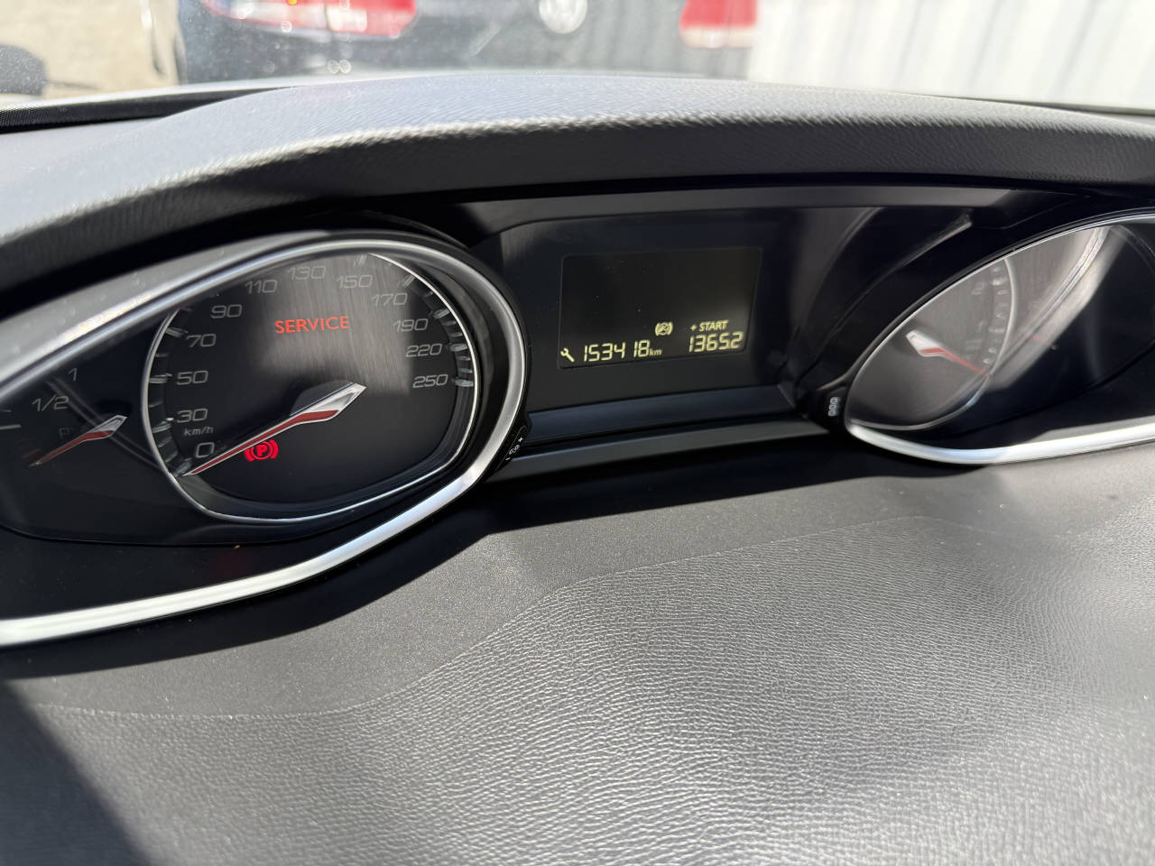 PEUGEOT 308 SW 1.2 PureTech 130 Allure S/S-image-10
