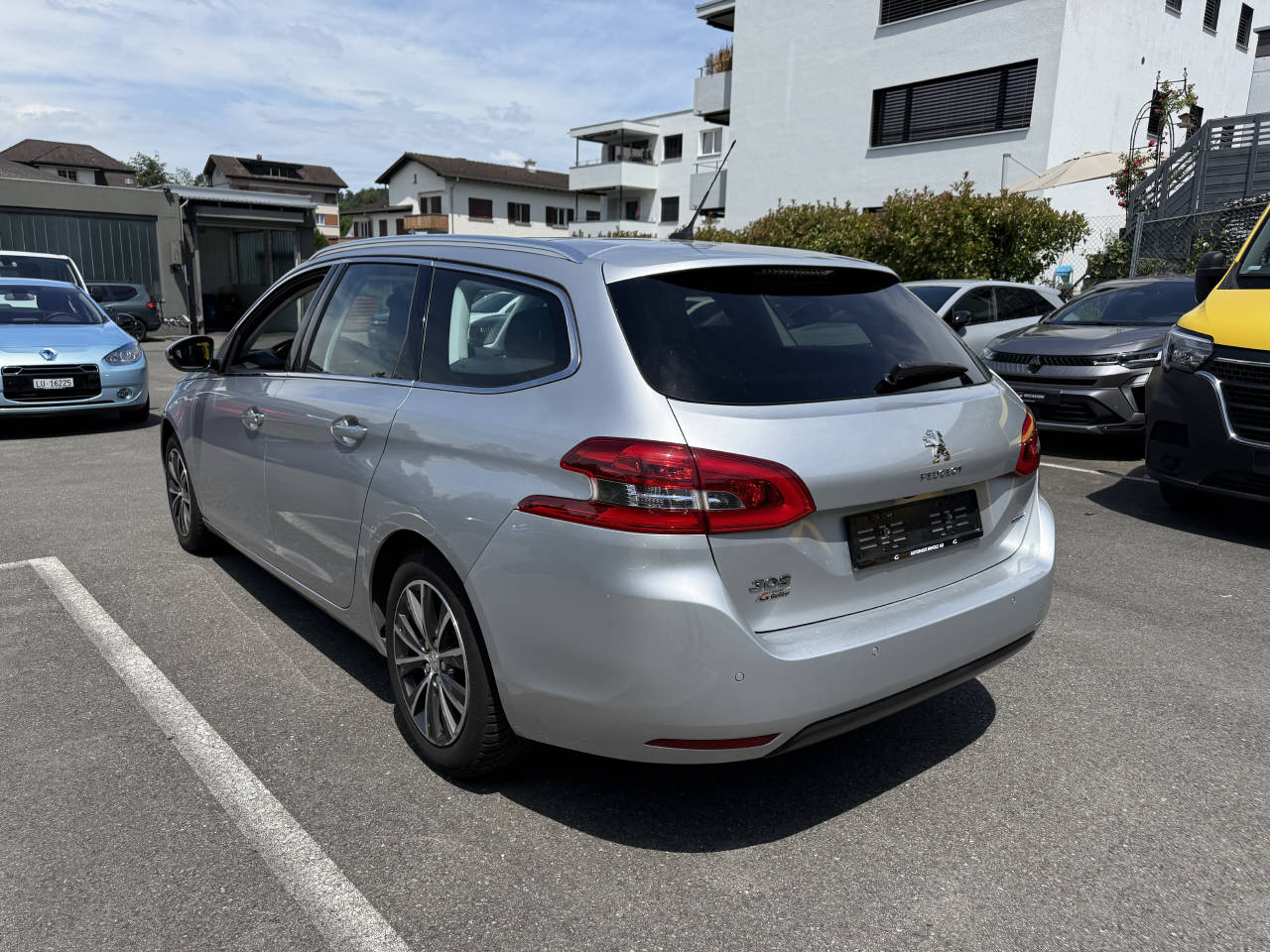 PEUGEOT 308 SW 1.2 PureTech 130 Allure S/S-showroom-element-3