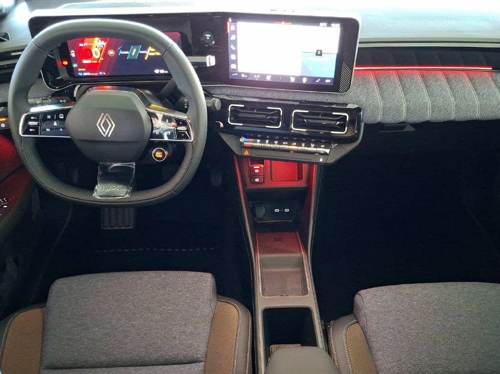 RENAULT R5 E-Tech Comfort Range techno-image-4