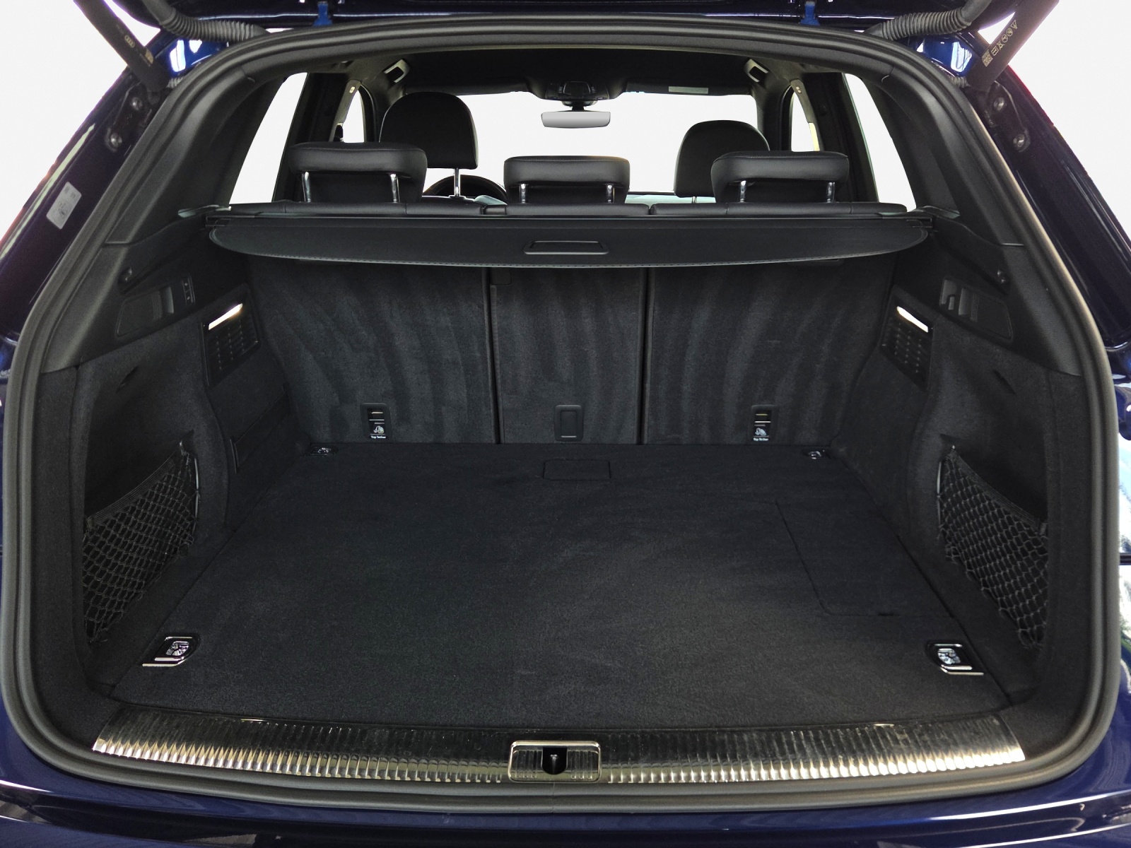 AUDI Q5 50 TFSI e PHEV S line quattro S-tronic-image-12