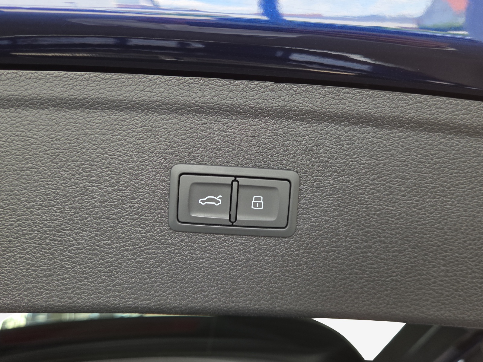 AUDI Q5 50 TFSI e PHEV S line quattro S-tronic-image-13
