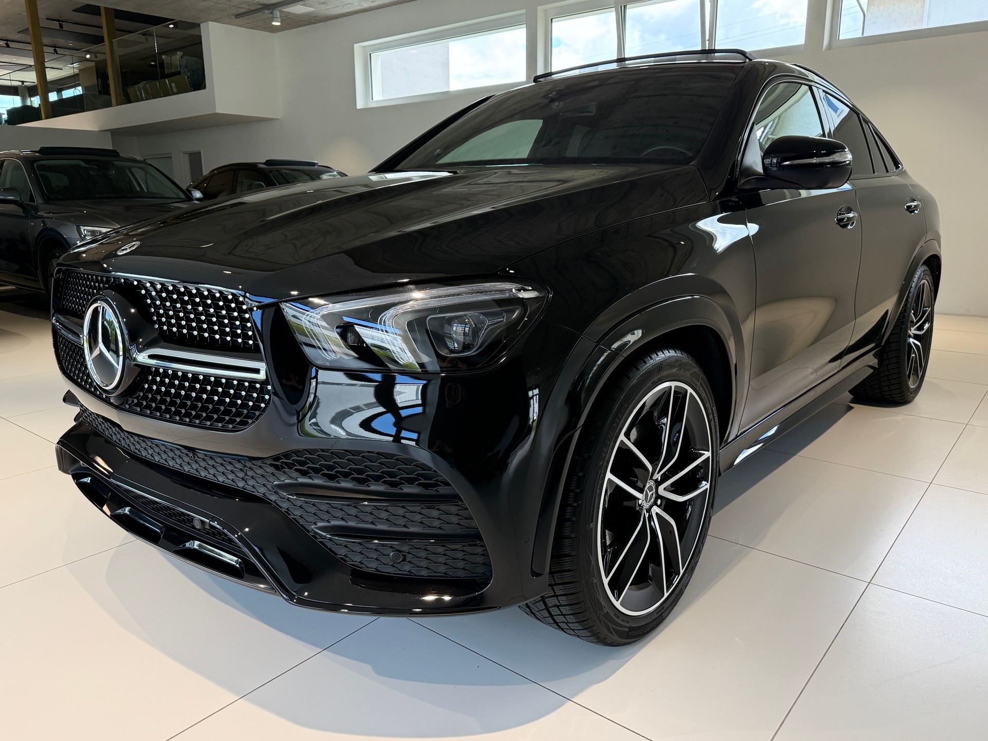 MERCEDES-BENZ GLE Coupé 400 d 4Matic AMG-LINE 9G-Tronic***ALL-BLACK***LUFTFEDERUNG***PANORAMADACH***22 ZollAlu***AMBIENTE-PLUS***-image-6