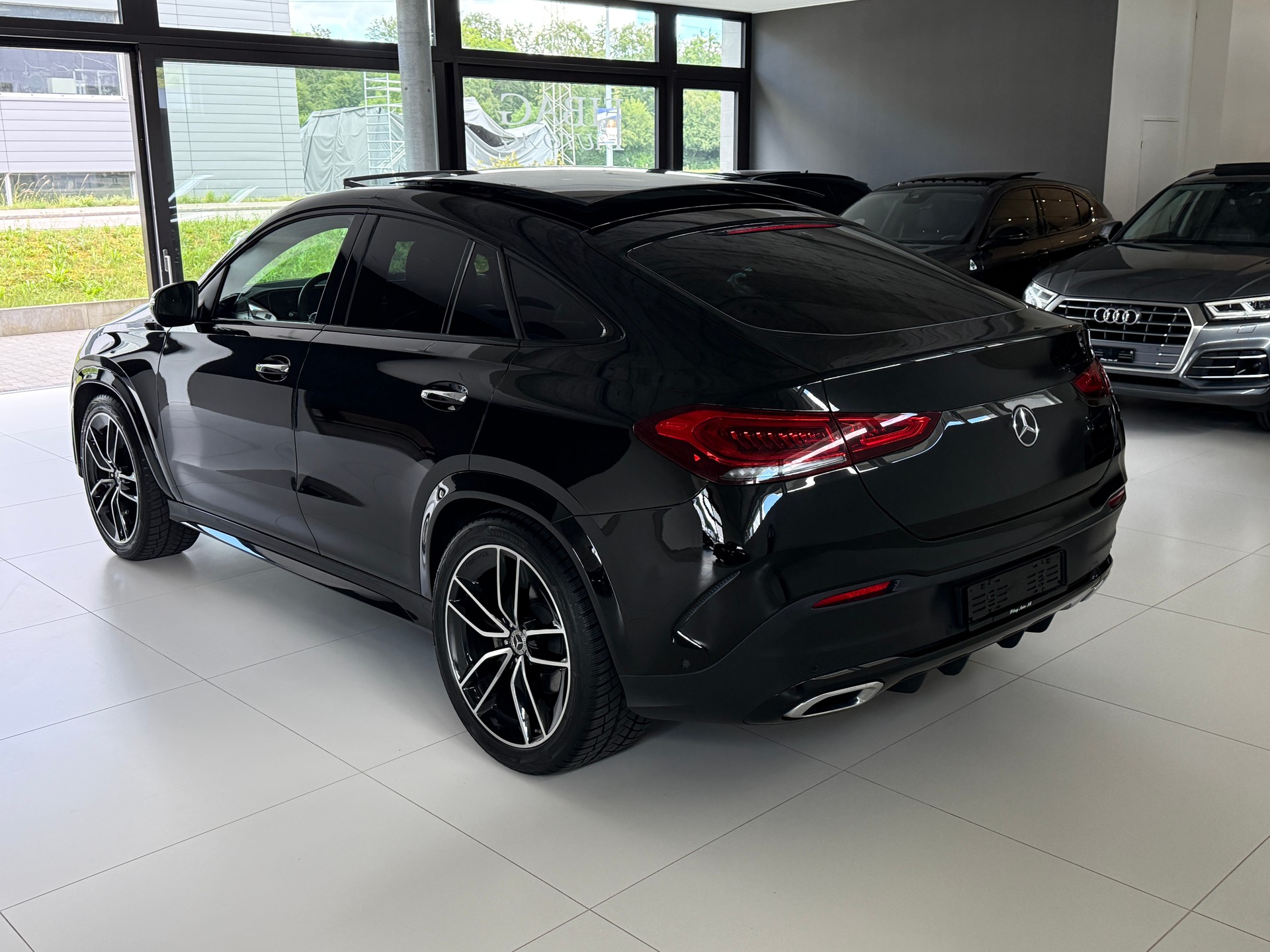 MERCEDES-BENZ GLE Coupé 400 d 4Matic AMG-LINE 9G-Tronic***ALL-BLACK***LUFTFEDERUNG***PANORAMADACH***22 ZollAlu***AMBIENTE-PLUS***-image-39