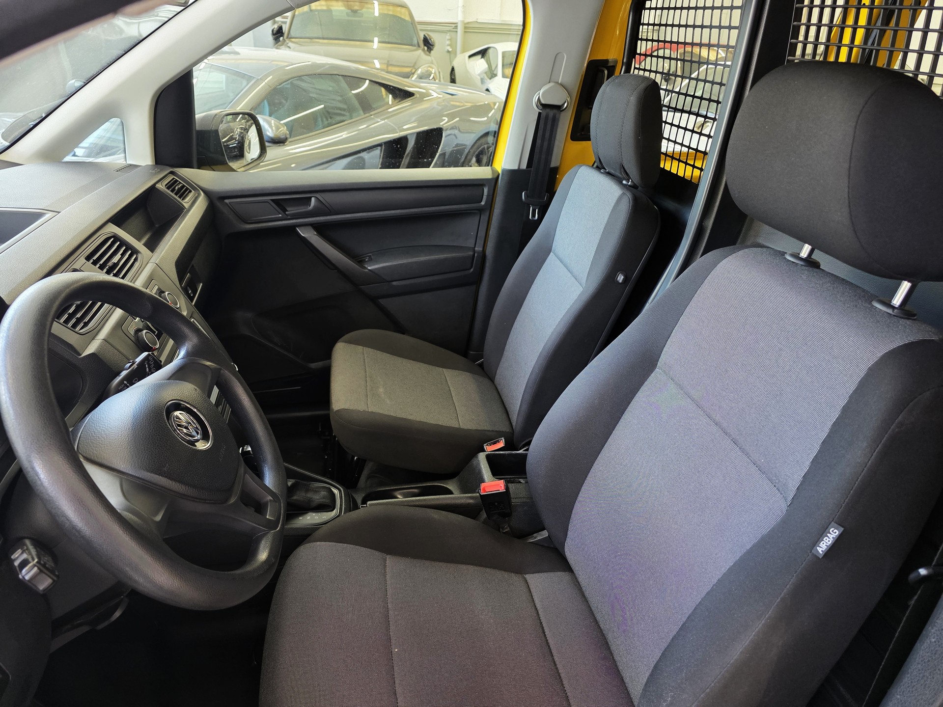 VW Caddy 2.0TDI 4Motion BlueMotion Technology DSG-image-8