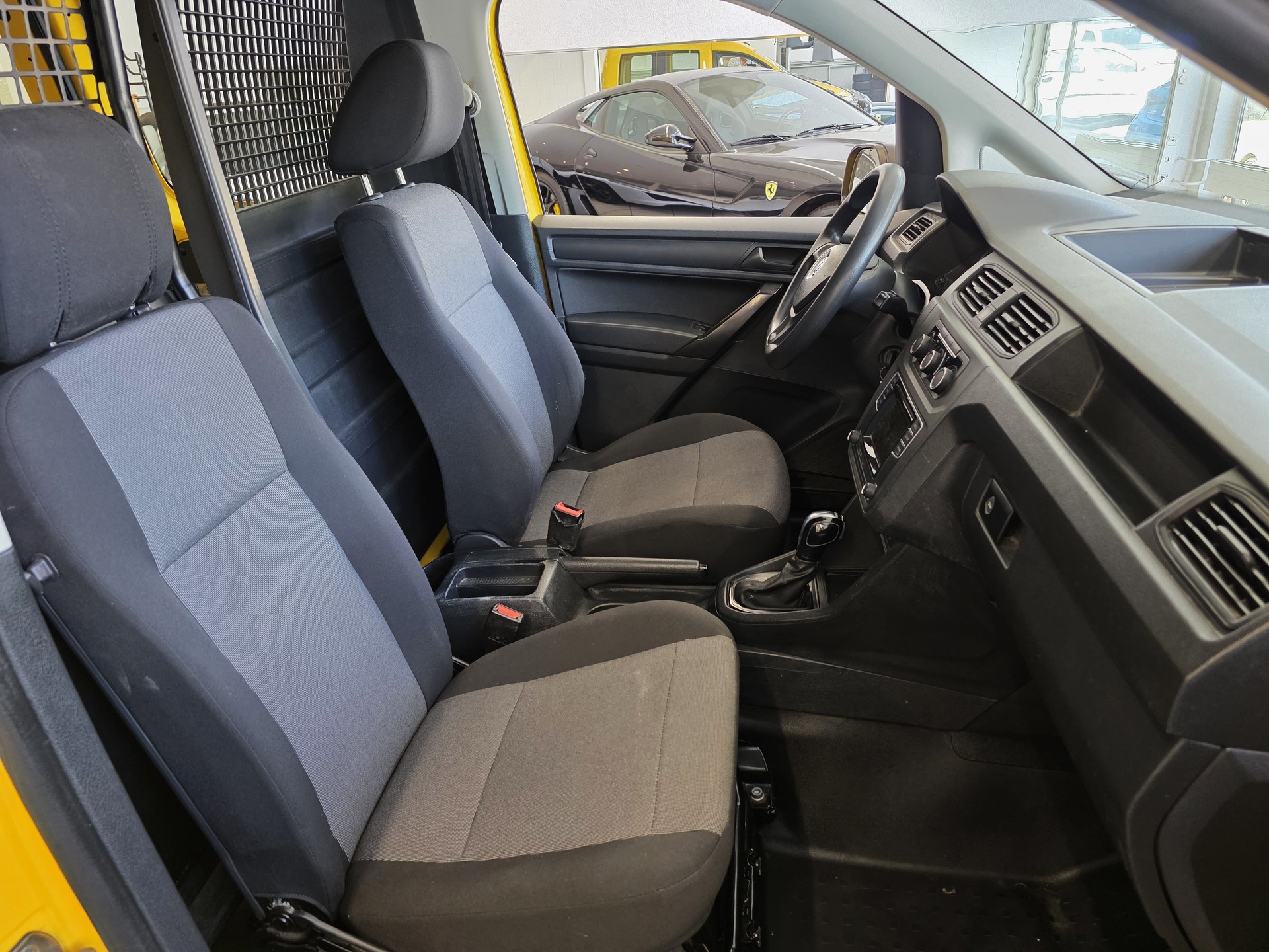 VW Caddy 2.0TDI 4Motion BlueMotion Technology DSG-image-9
