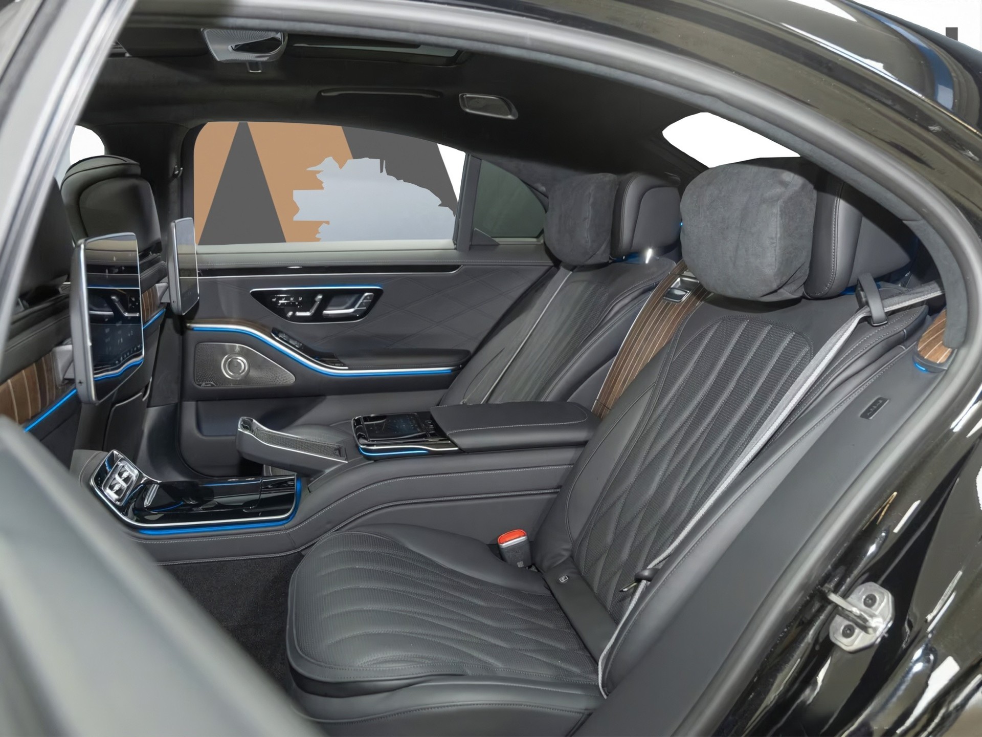 MERCEDES-BENZ S 63 V8 AMG E Performance 4matic+ lang-image-10