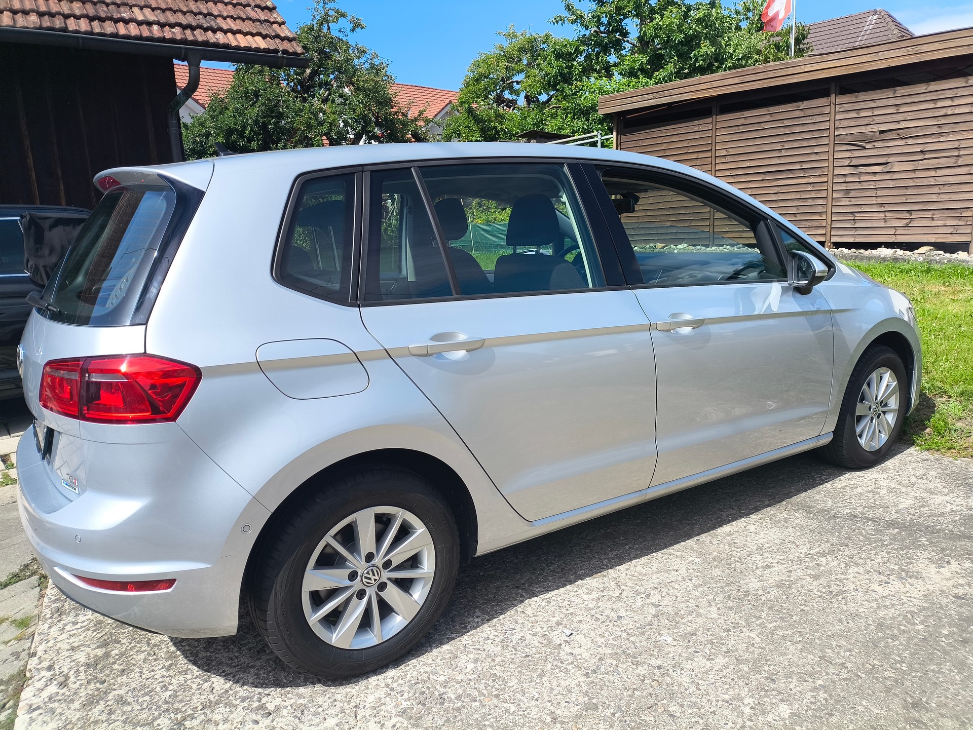 VW Golf Sportsvan 1.4 TSI Lounge DSG-image-2