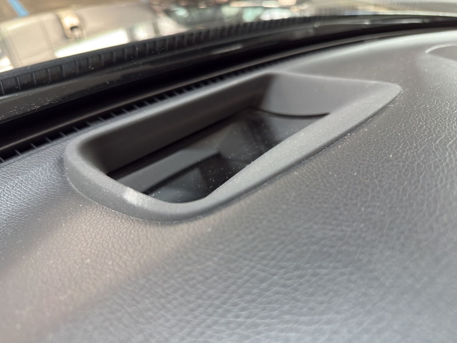 MERCEDES-BENZ C 220 d Swiss Star AMG Line 4Matic 9G-Tronic-image-18