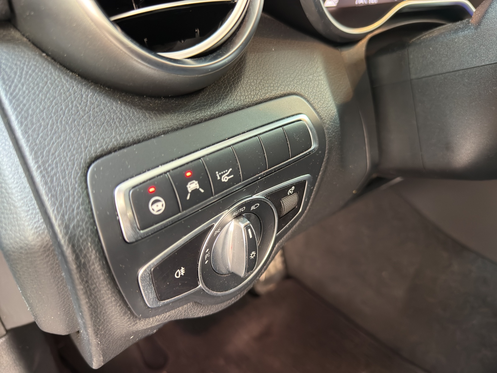 MERCEDES-BENZ C 220 d Swiss Star AMG Line 4Matic 9G-Tronic-image-16