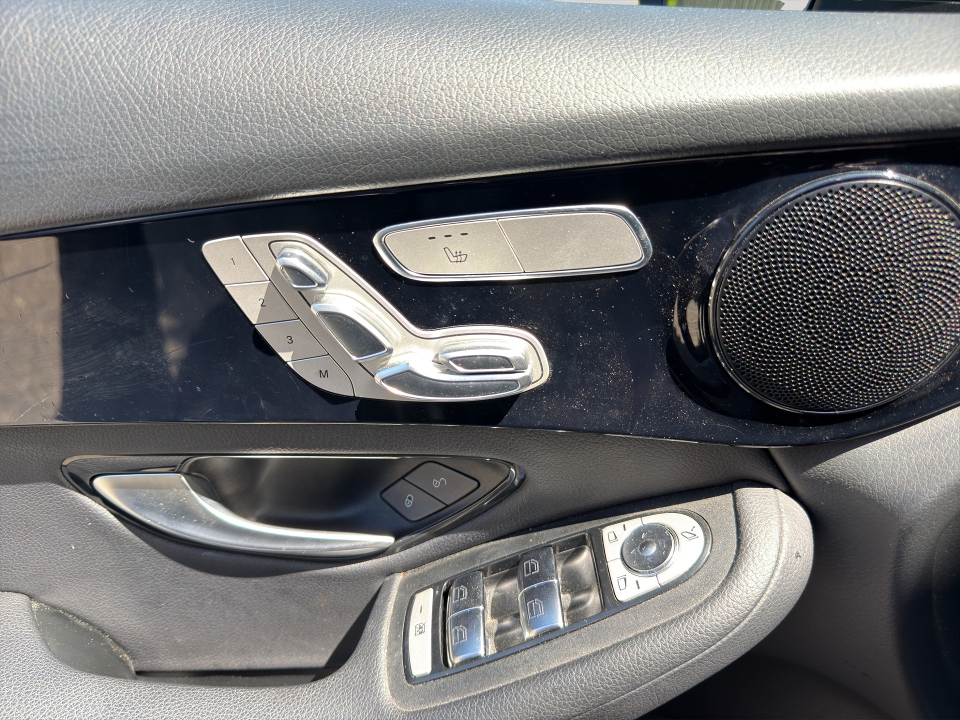 MERCEDES-BENZ GLC 200 4Matic 9G-Tronic-image-4