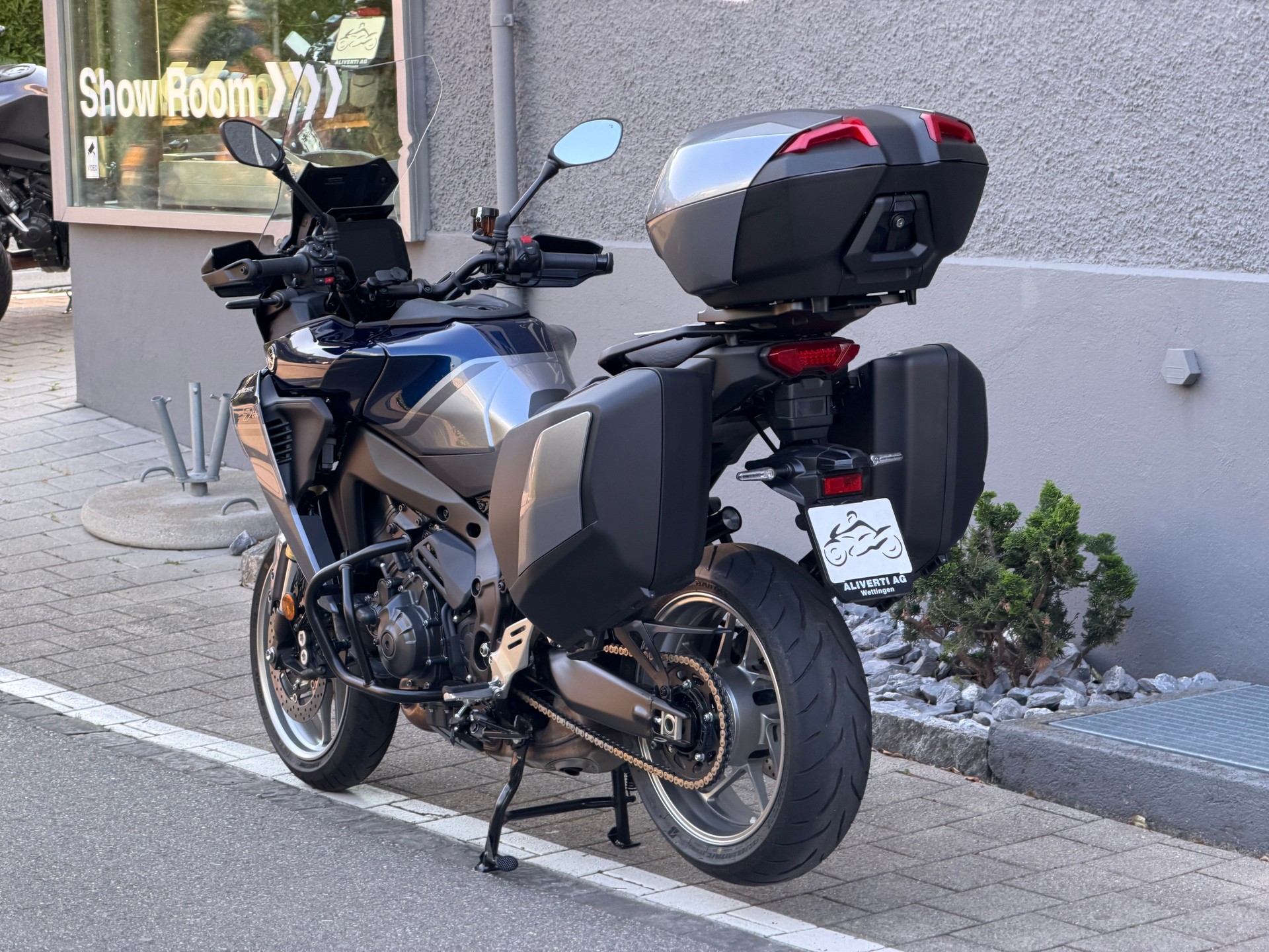 YAMAHA Tracer 9 GT+ Y-AMT-showroom-element-2