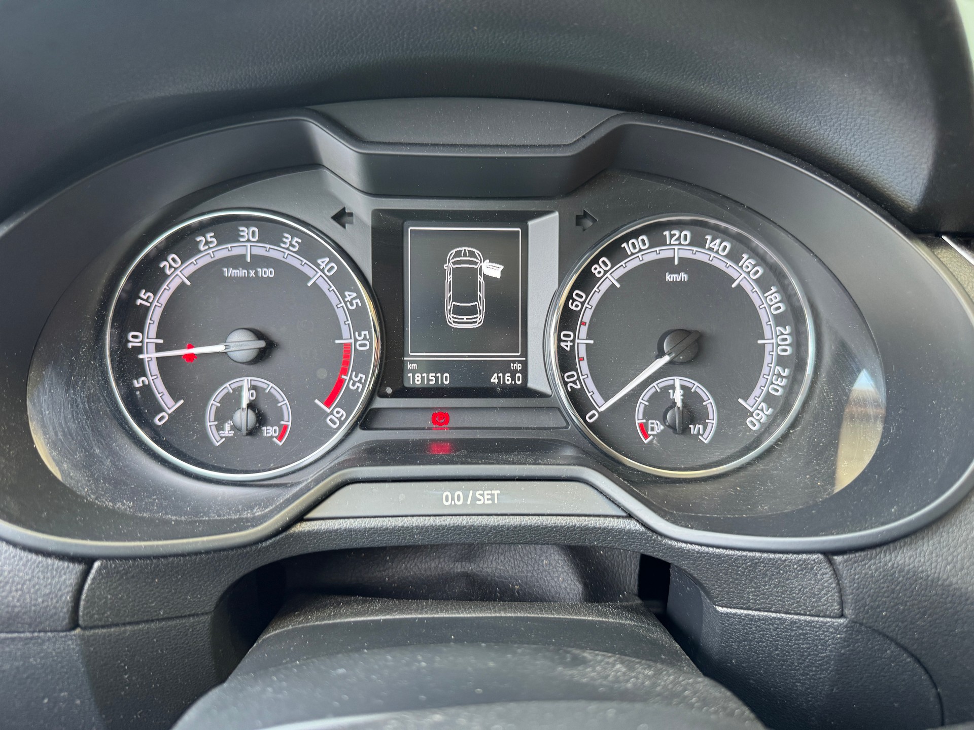 SKODA Octavia Combi 1.6 TDI Swiss Line 25-image-5