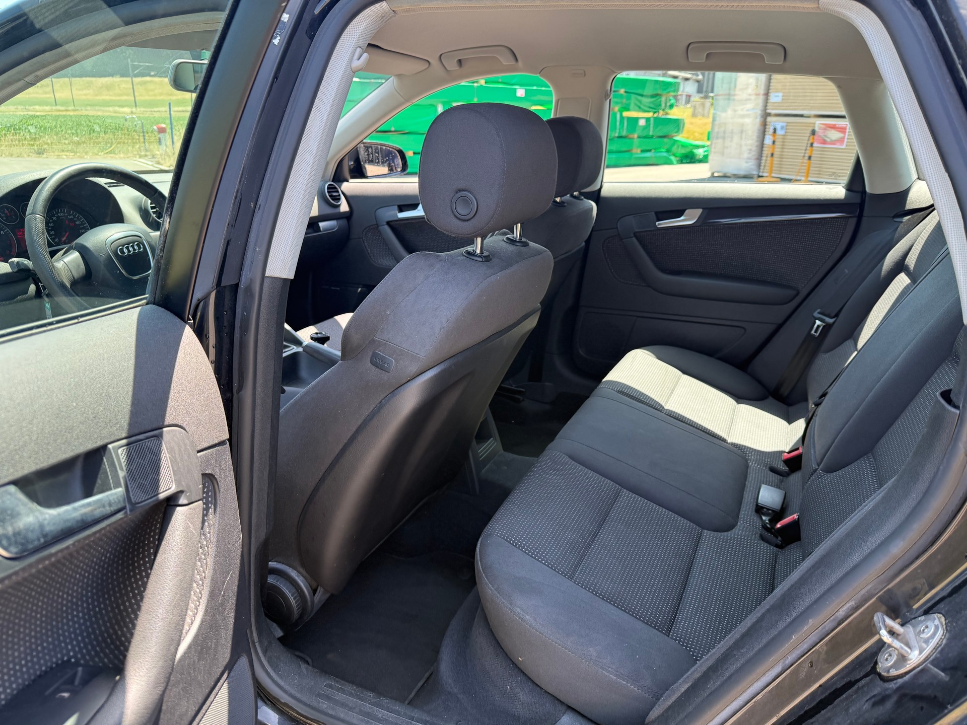 AUDI A3 Sportback 1.8 Turbo FSI Ambiente-image-8