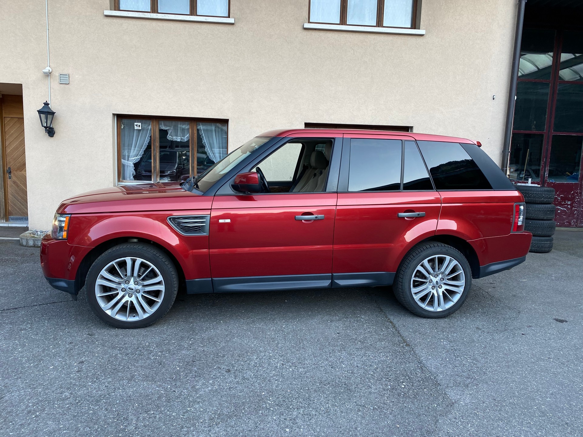 LAND ROVER Range Rover Sport 3.0 TDV6 HSE Automatic-image-8