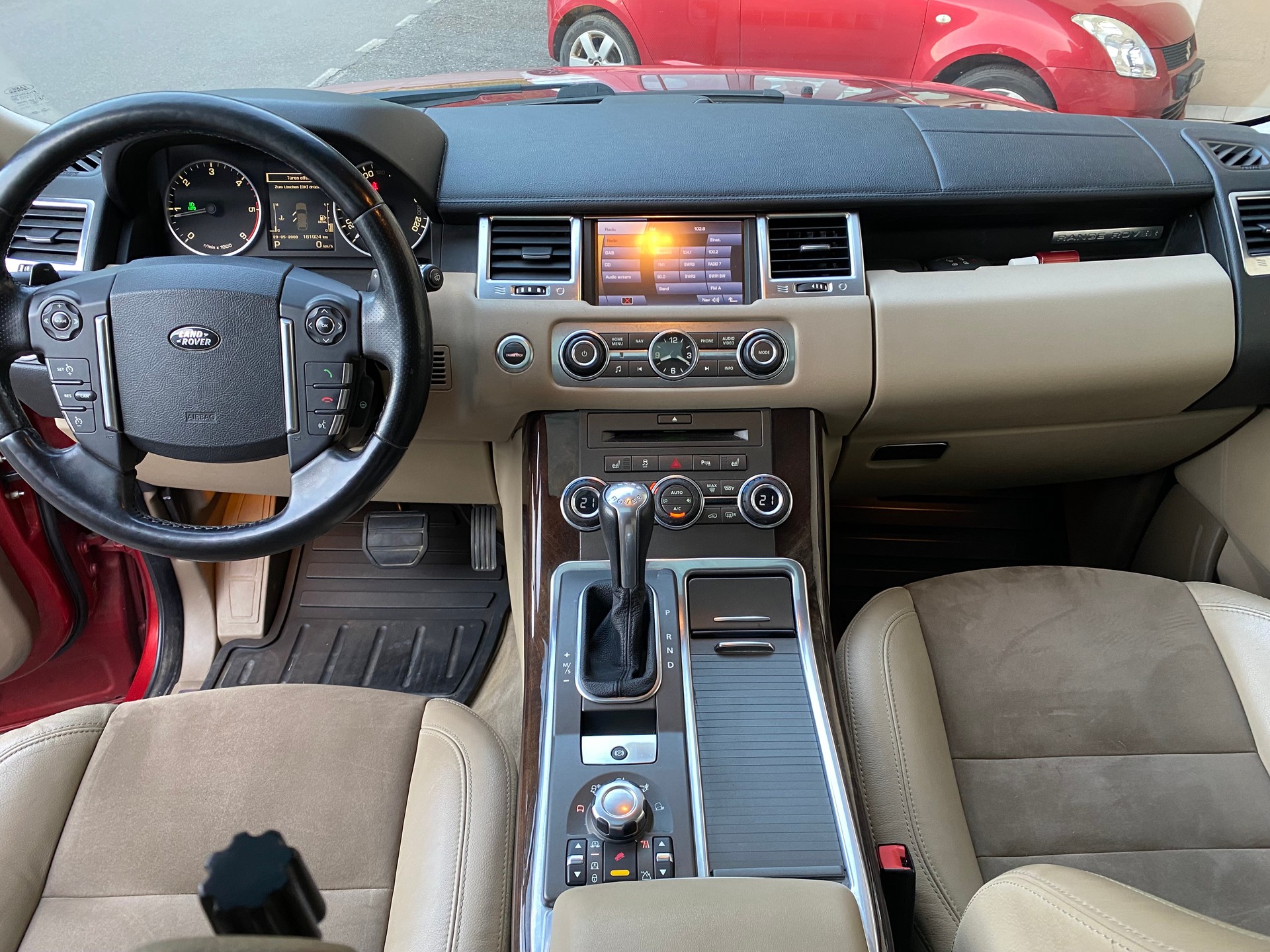 LAND ROVER Range Rover Sport 3.0 TDV6 HSE Automatic-image-4