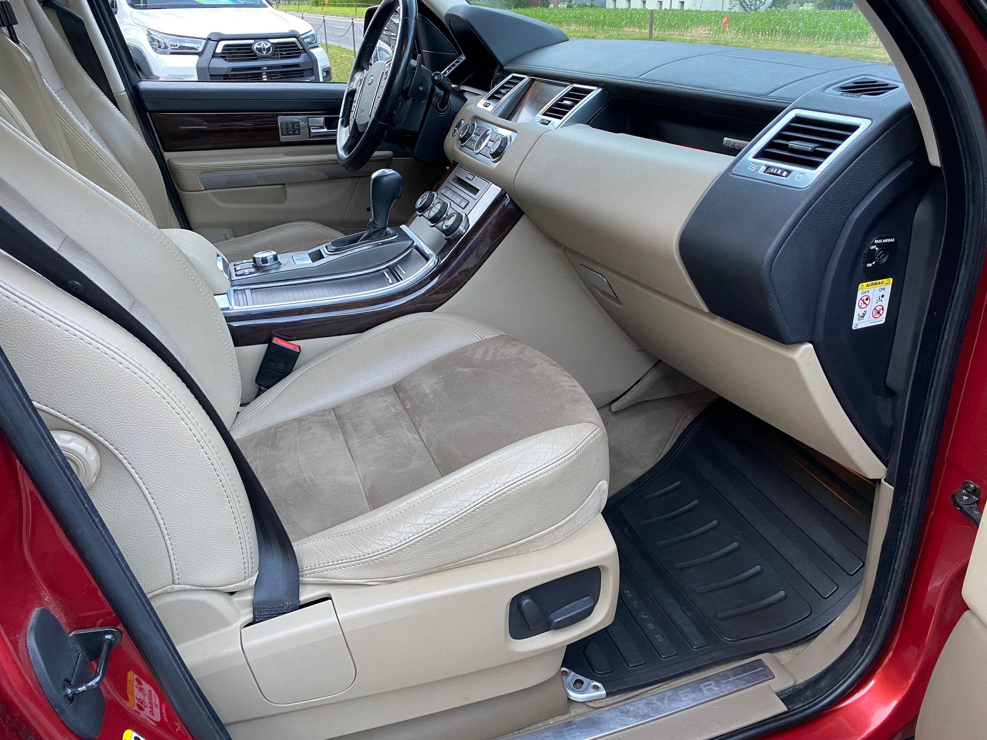 LAND ROVER Range Rover Sport 3.0 TDV6 HSE Automatic-image-5
