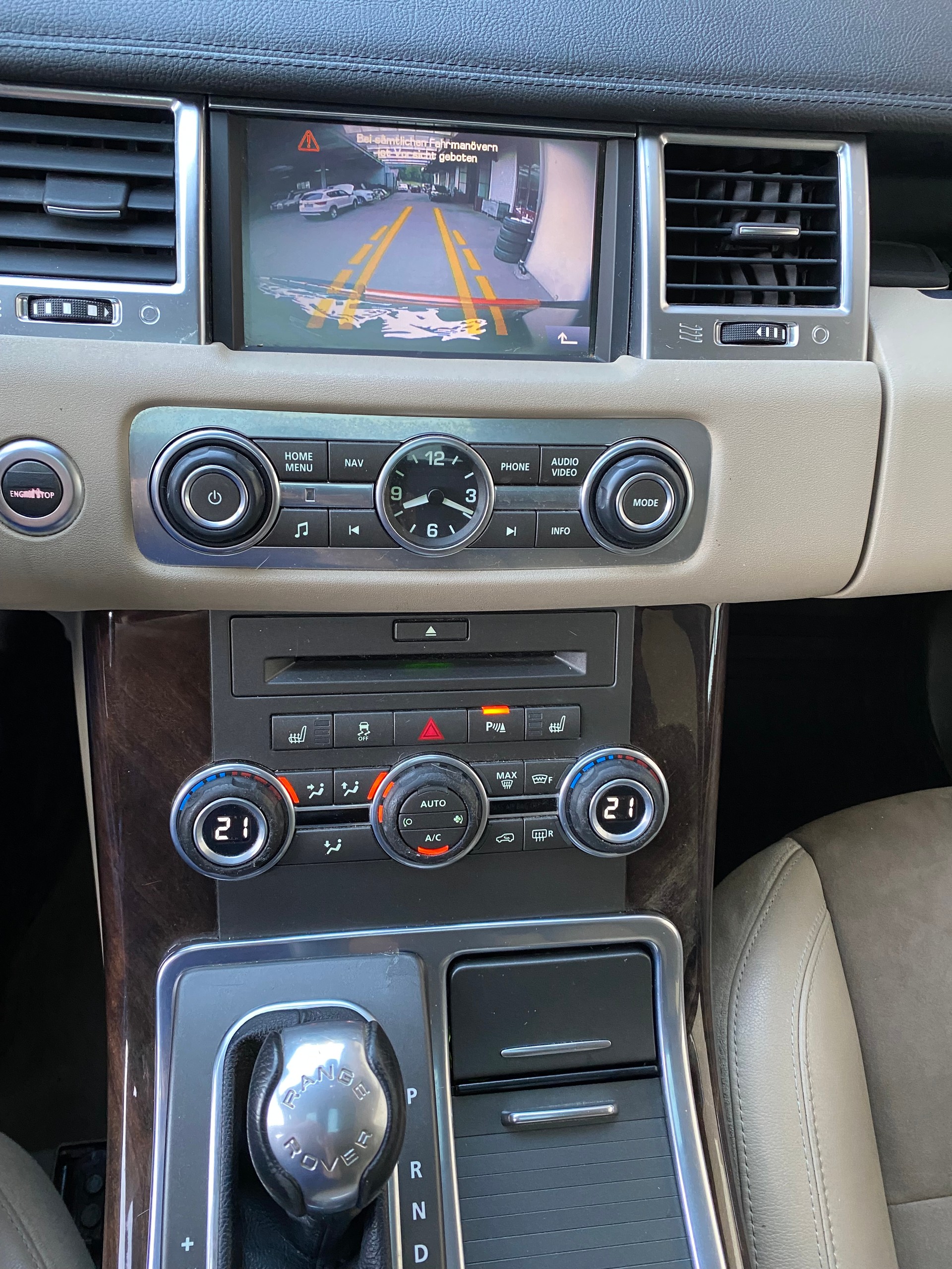 LAND ROVER Range Rover Sport 3.0 TDV6 HSE Automatic-image-3