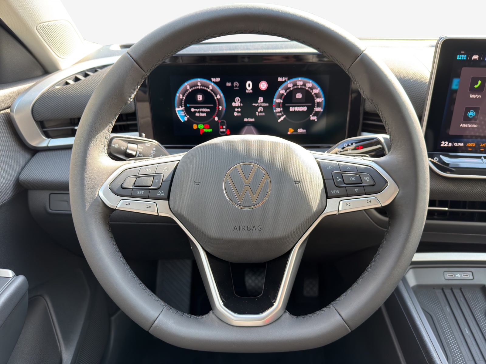 VW T-Roc 1.5 eTSI mHEV Trend DSG-image-9