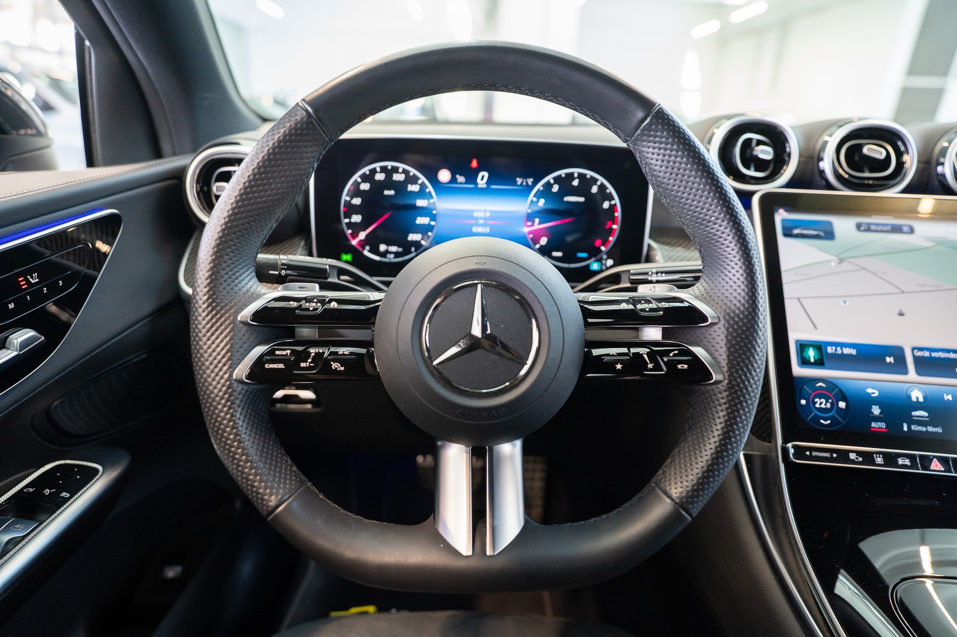 MERCEDES-BENZ GLC 200 AMG Line 4matic Coupé / Facelift / 360°Kamera / el.Sitze-image-17